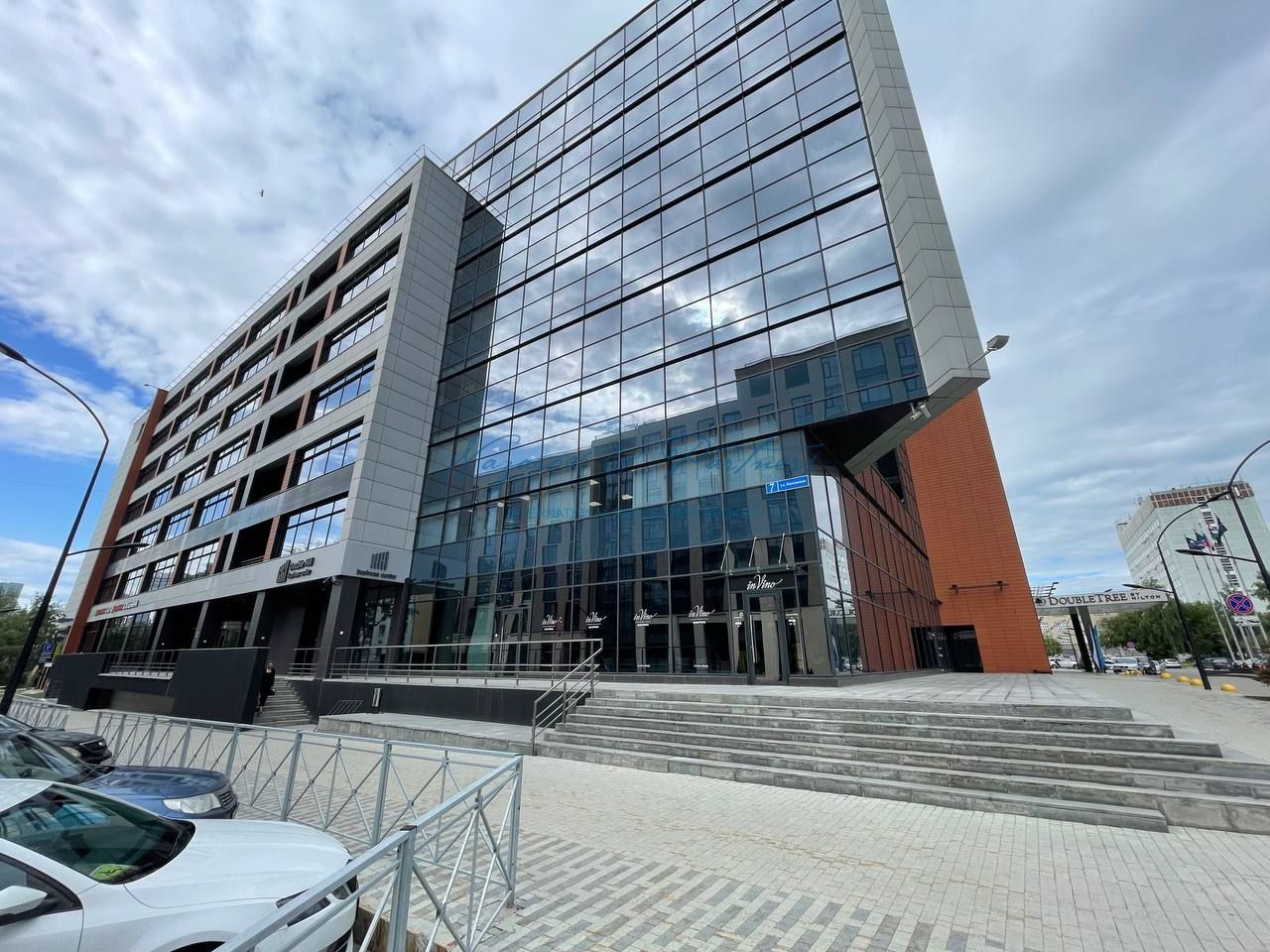 К аренде предлагается офис площадью 53 кв.м на 5 этаже в БЦ класса А - Double Hill.