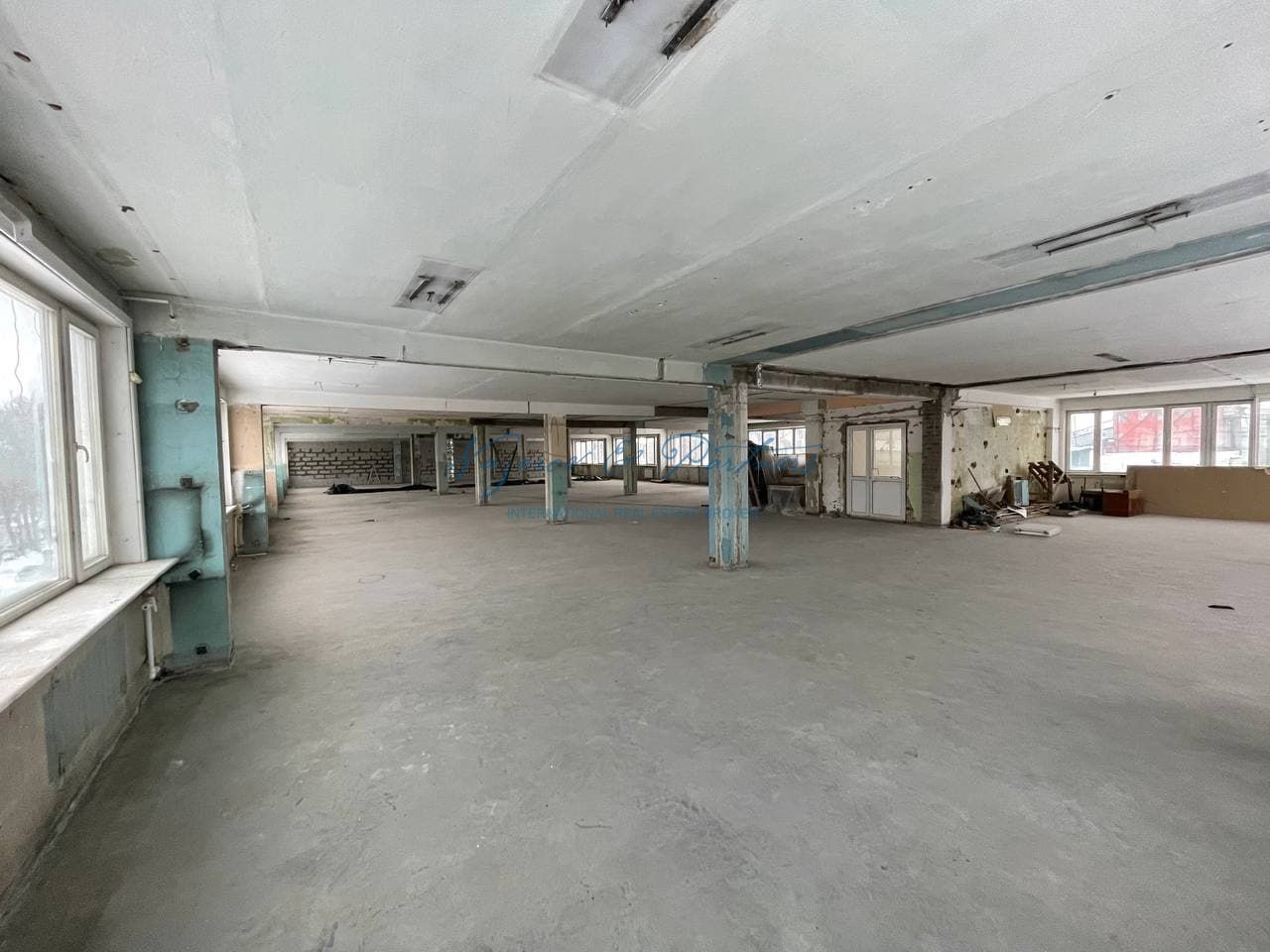 Помещение под производство,  офис продаж, и т.п. в биз.центре 600 кв.м